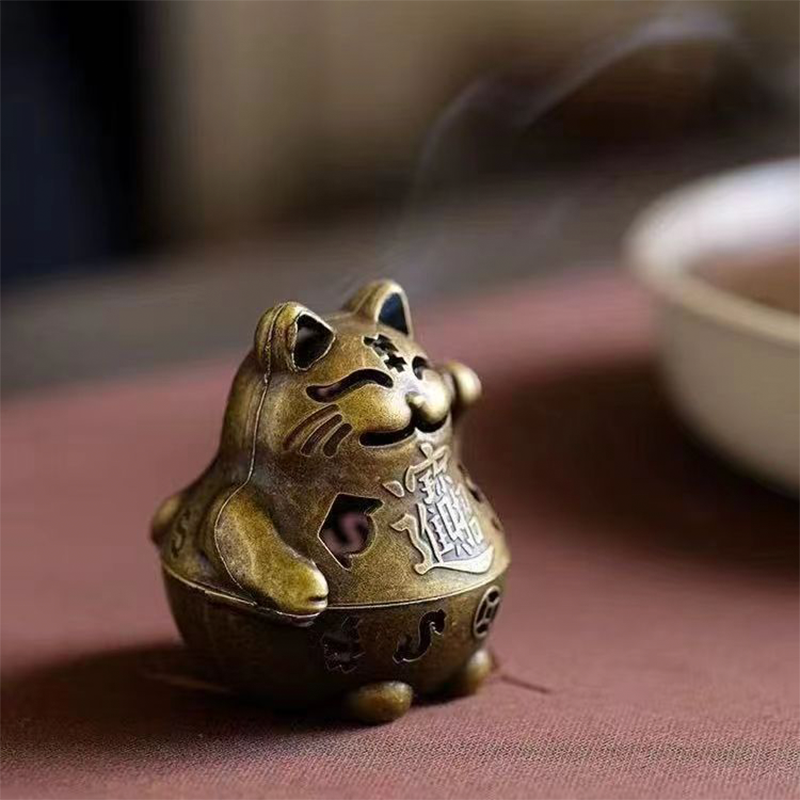 Lucky Cat Incense Burner Elega - Japanese Lifestyle Goods recensione e prezzo